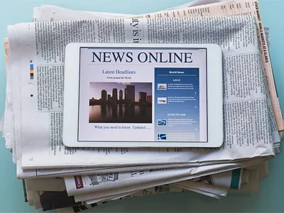 Kleine verkeersagenten in reflecterende pakken