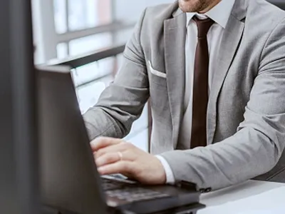 Reflecterende borden zijn onopvallend, nachtelijke reis-talisman